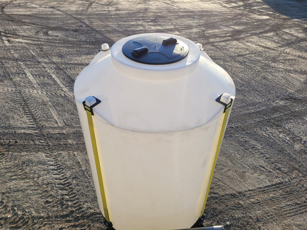 a pallet water tank lid