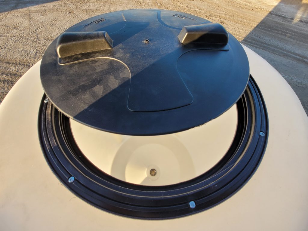 a pallet water tank lid